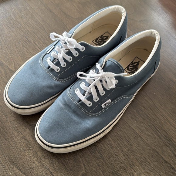 Vans - Picture 3 of 7